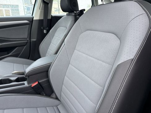 New 2026 Volkswagen Jetta SE FWD image 9