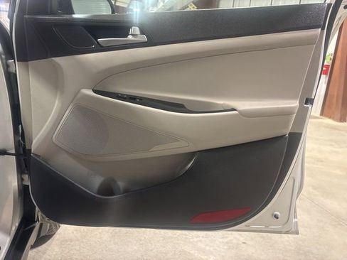Used 2018 Hyundai Tucson SE image 9