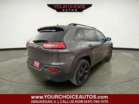 Used 2016 Jeep Cherokee Latitude image 5