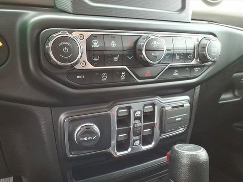 Used 2022 Jeep Gladiator Sport AWD/4WD image 22