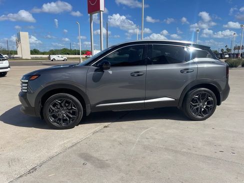 Certified 2025 Nissan Kicks SR FWD image 4