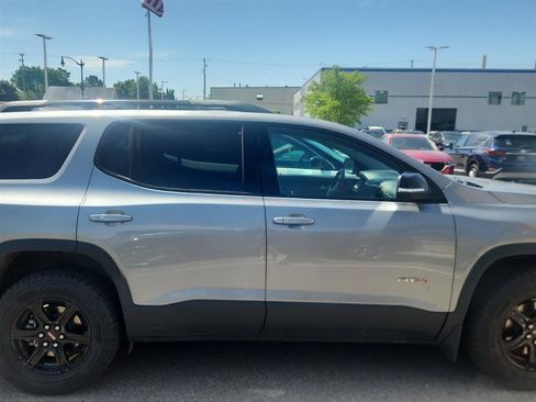 Used 2023 GMC Acadia AT4 w/ Technology Package AWD/4WD image 3