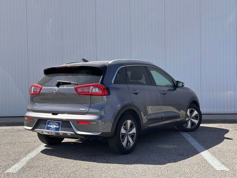 Used 2018 Kia Niro EX image 5