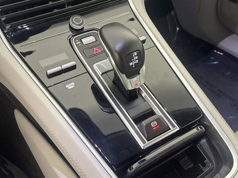 Used 2023 Porsche Panamera 4 image 16