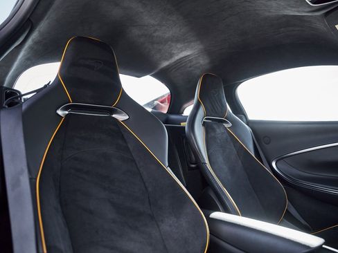 Used 2023 McLaren Artura image 34