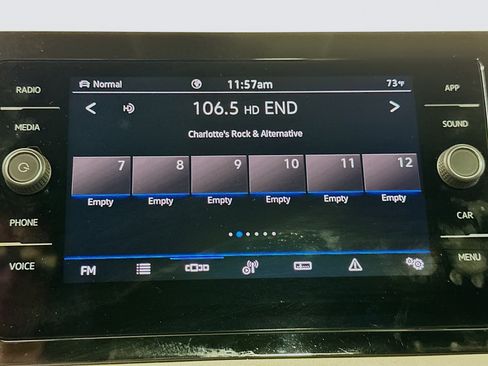Used 2025 Volkswagen Taos SE AWD/4WD image 21