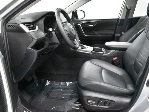 Used 2023 Toyota RAV4 XLE Premium image 13