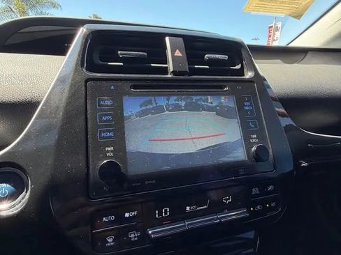 Used 2016 Toyota Prius Three image 9