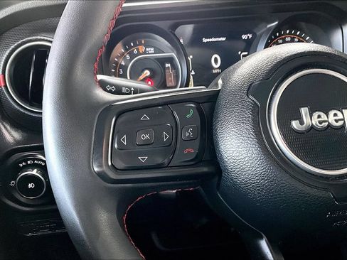 Used 2024 Jeep Wrangler Unlimited Rubicon AWD/4WD image 11