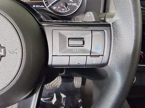 Used 2022 Nissan Rogue SV FWD image 15