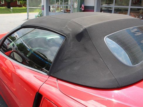 Used 2005 Chevrolet Corvette Convertible w/ Preferred Equipment Group RWD image 21