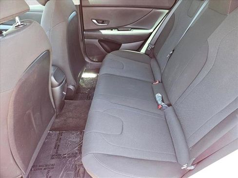 Used 2025 Hyundai Elantra SE FWD image 21