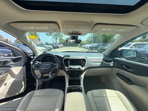 Used 2021 GMC Acadia Denali w/ Denali Technology Package FWD image 23