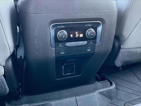 Used 2022 Chevrolet Tahoe Z71 w/ Luxury Package image 24