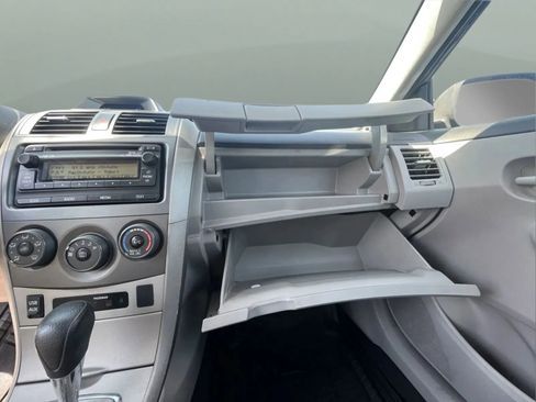 Used 2012 Toyota Corolla LE FWD image 7
