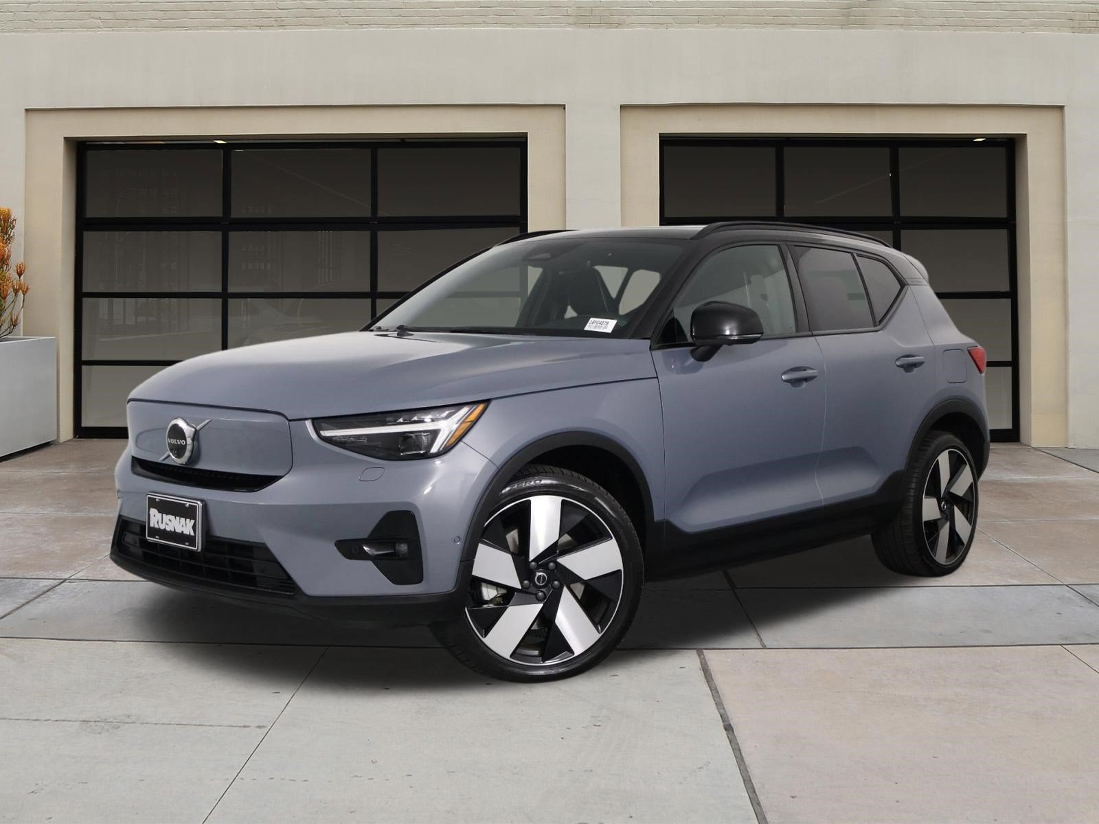 Certified 2023 Volvo XC40 Recharge Ultimate AWD/4WD image 3