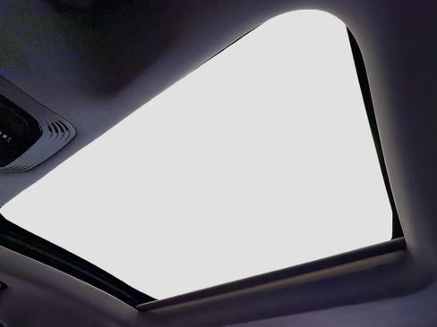 Used 2018 Alfa Romeo Giulia image 12