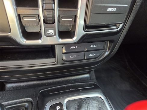 Used 2021 Jeep Gladiator Willys image 27