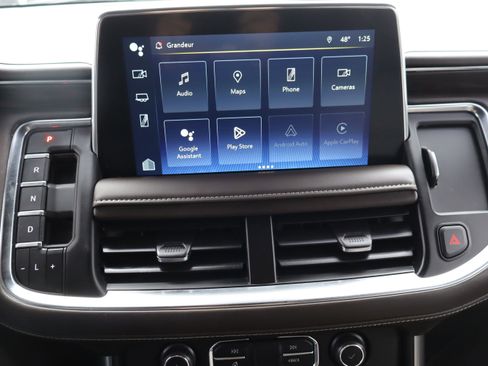 Used 2023 Chevrolet Suburban Z71 w/ Z71 Off-Road Package image 28