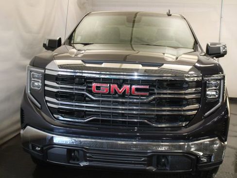 Used 2023 GMC Sierra 1500 SLT w/ SLT Convenience Package AWD/4WD image 3