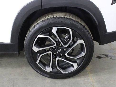 Used 2024 Chevrolet Trax RS w/ Driver Confidence Package image 39