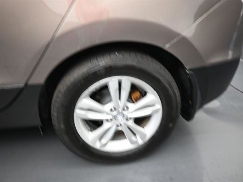 Used 2013 Hyundai Tucson GLS AWD/4WD image 16