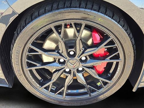 Used 2024 Chevrolet Corvette Stingray Premium Cpe w/ Z51 Performance Package RWD image 9