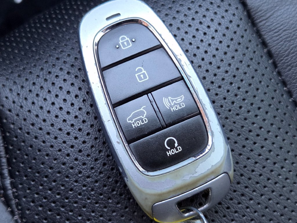 Used 2021 Hyundai Santa Fe SEL w/ Convenience + Premium Package AWD/4WD image 39