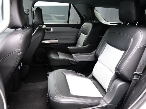 Used 2023 Ford Explorer XLT w/ Equipment Group 202A RWD image 26
