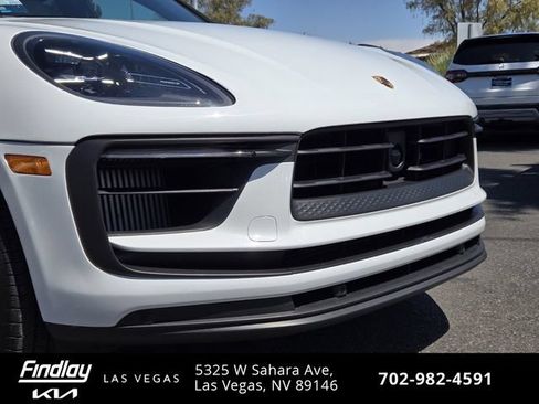 Used 2022 Porsche Macan S AWD/4WD image 2