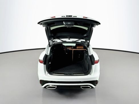 Used 2024 Jaguar F-PACE R-Dynamic S AWD/4WD image 28