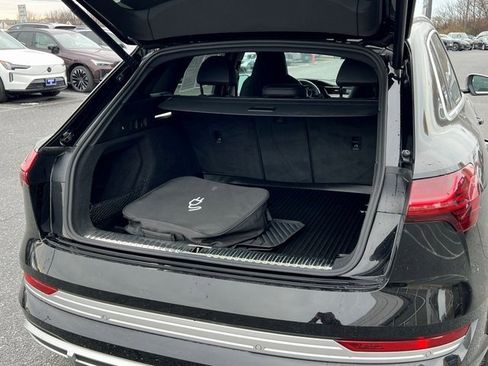 Certified 2023 Audi e-tron S Premium Plus image 17