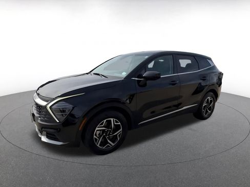 Used 2025 Kia Sportage LX image 8