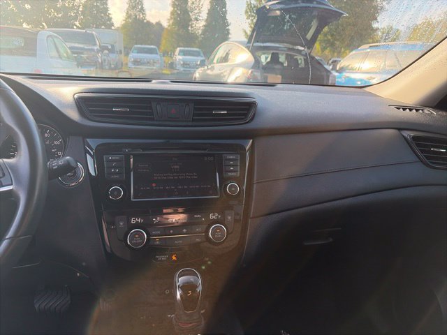Used 2018 Nissan Rogue SV FWD image 12
