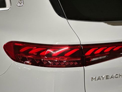 New 2025 Mercedes-Benz Maybach EQS 680 4MATIC image 12