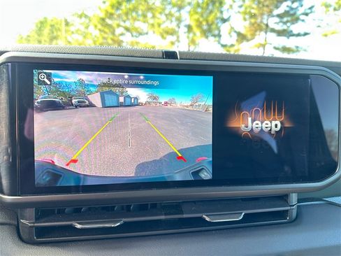 Used 2024 Jeep Gladiator Mojave w/ Convenience Group image 20