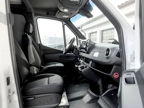 Used 2026 Mercedes-Benz Sprinter 2500 image 20