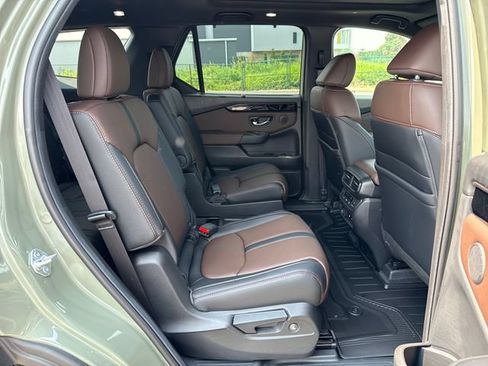 Used 2026 Honda Pilot TrailSport image 11