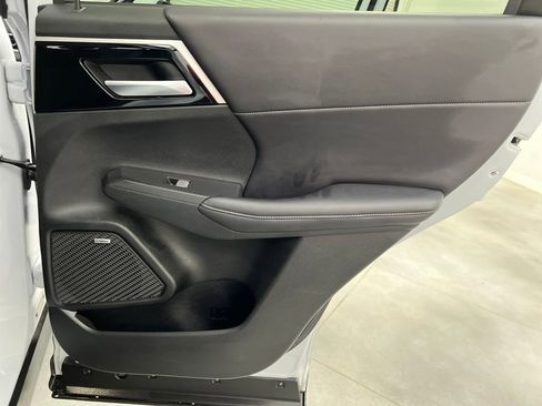 Used 2025 Mitsubishi Outlander SE image 26