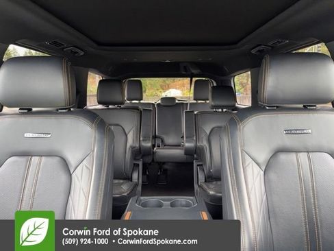 Used 2023 Ford Expedition Platinum AWD/4WD image 37