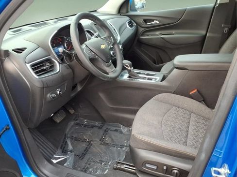 Used 2024 Chevrolet Equinox LT w/ LPO, Floor Liner Package FWD image 11