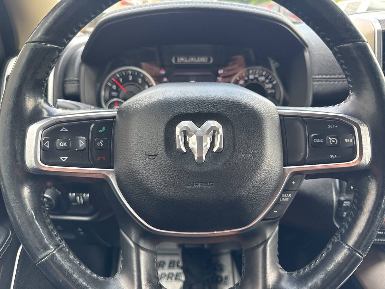 Used 2019 RAM 1500 Laramie AWD/4WD image 36