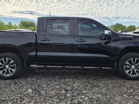 Used 2023 Chevrolet Silverado 1500 LT AWD/4WD image 3