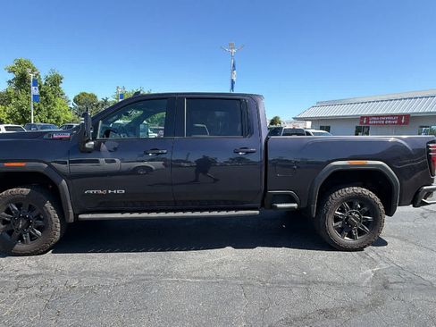 Used 2024 GMC Sierra 2500 AT4 w/ AT4 Premium Plus Package AWD/4WD image 8