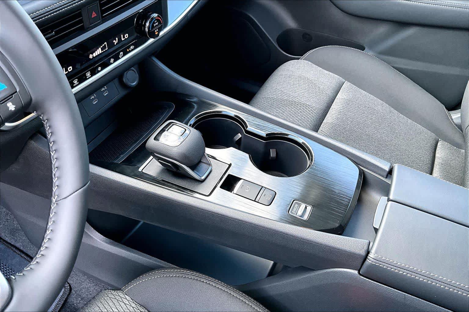New 2027 Nissan Rogue SV FWD image 7