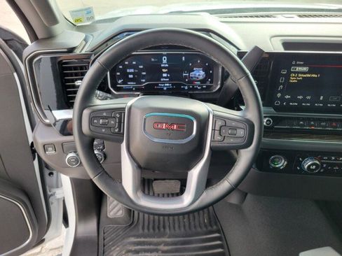Used 2024 GMC Sierra 1500 Elevation image 17