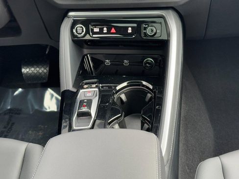 Used 2025 Audi Q5 Premium w/ Convenience Package image 14