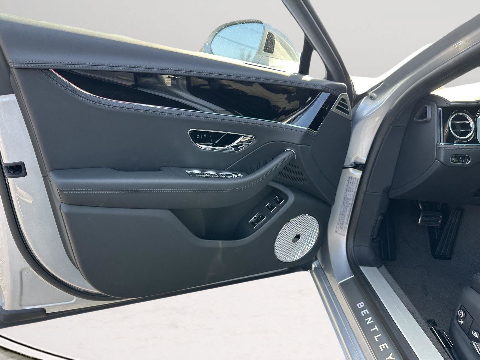 New 2026 Bentley Flying Spur V8 AWD/4WD image 63