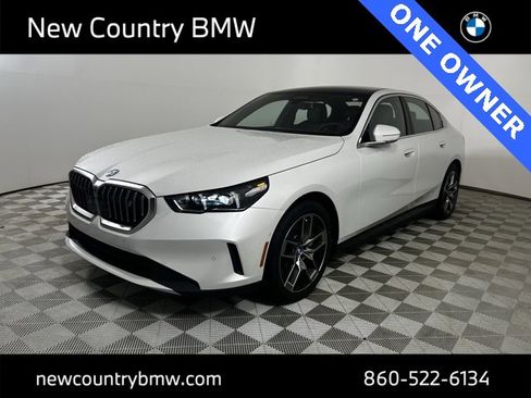 Used 2025 BMW i5 xDrive40 w/ Premium Package image 3