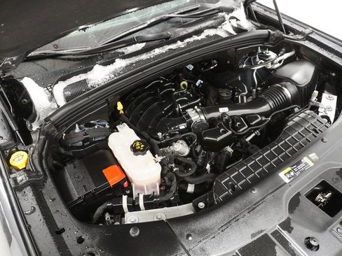 Certified 2024 Jeep Grand Cherokee L Limited w/ Luxury Tech Group II image 37